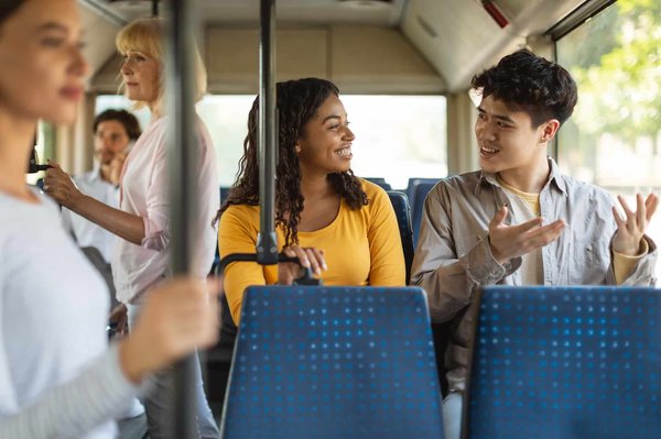 Pourquoi la location de bus est-elle idéale pour les voyages en groupe ?